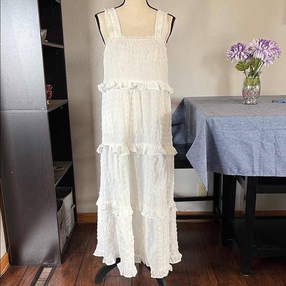 ASOS Dresses & Skirts - ASOS Women’s Sz 4 Layered Ruffle and Crochet Sun Maxi Dress